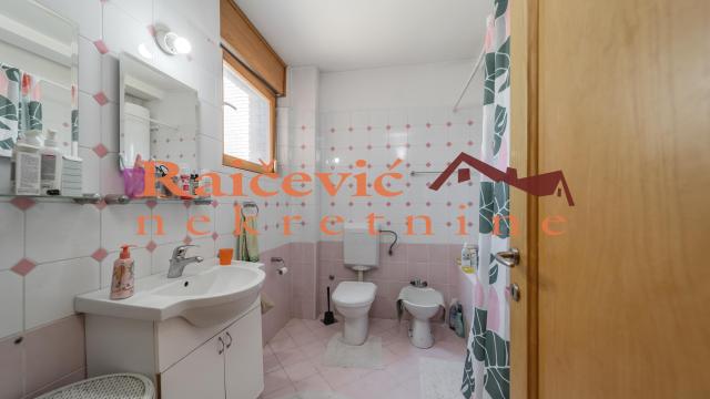 Stan, Petosoban, Prodaja, 142m2, Dedinje, Savski venac, Raska