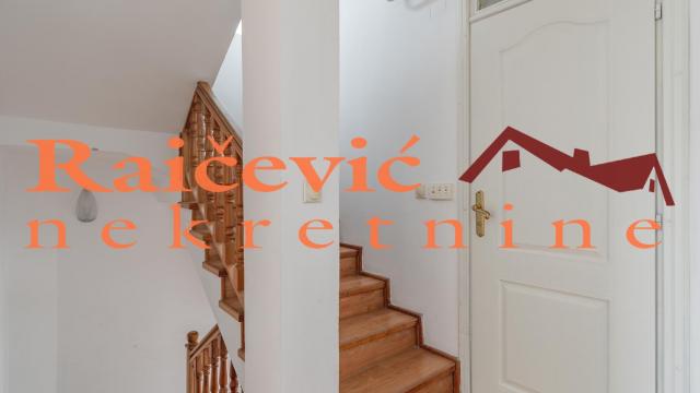 Stan, četvorosoban, Izdavanje, 176m2, Autokomanda, Voždovac, Esad Pasina