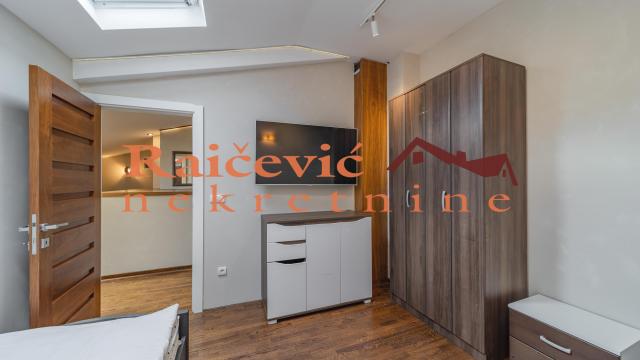 Stan, Troiposoban, Izdavanje, 120m2, Kalenić pijaca, Vračar, Kursulina