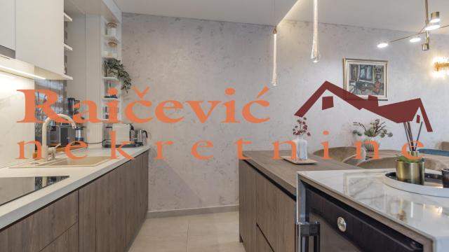 Stan, četvorosoban, Prodaja, 115m2, SC Vračar, Vračar, Juzni bulevar