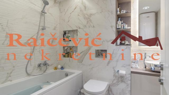 Stan, četvorosoban, Prodaja, 115m2, SC Vračar, Vračar, Juzni bulevar