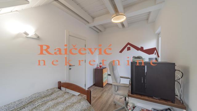 Kuća, četvorosoban, Izdavanje, 110m2, Dedinje, Savski venac, Koste Racina