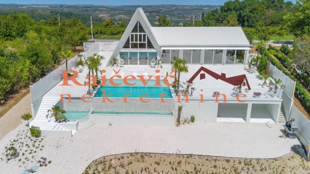 Kuća, Petosoban, Prodaja, 360m2, Sopot (mesto), Sopot, Mali Pozarevac