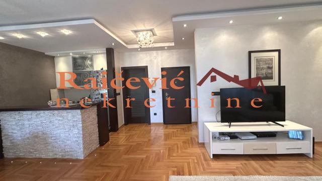 Stan, četvorosoban, Izdavanje, 97m2, Crveni krst, Vračar, Vojvode Supljikca