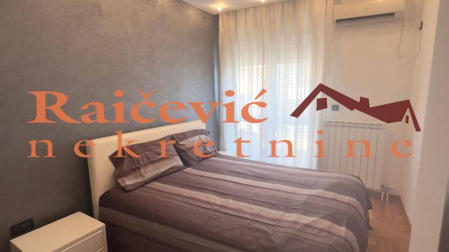 Stan, četvorosoban, Izdavanje, 97m2, Crveni krst, Vračar, Vojvode Supljikca