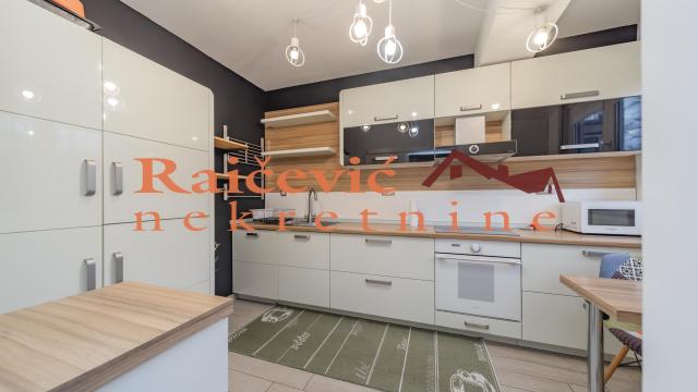 Stan, četvorosoban, Prodaja, 105m2, Banovo brdo, Čukarica, Petra Lekovica