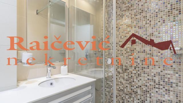 Stan, četvorosoban, Prodaja, 105m2, Banovo brdo, Čukarica, Petra Lekovica