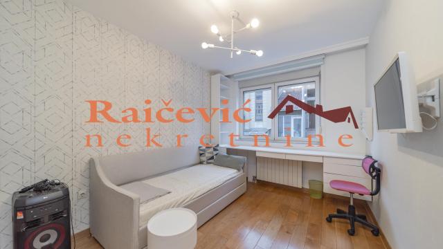 Stan, četvorosoban, Prodaja, 105m2, Banovo brdo, Čukarica, Petra Lekovica