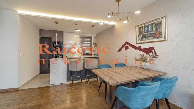 Stan, četvorosoban, Prodaja, 115m2, SC Vračar, Vračar, Juzni bulevar