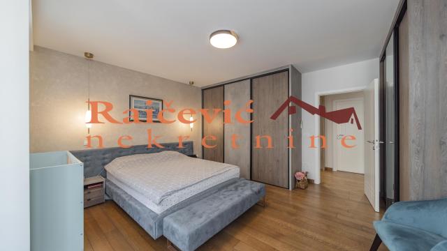 Stan, četvorosoban, Prodaja, 115m2, SC Vračar, Vračar, Juzni bulevar