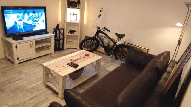 Kuća, Petosoban i veći, Prodaja, 235m2, Zemun, Cetinjska