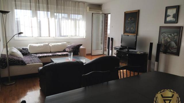 Stan, Dvosoban, Izdavanje, 78m2, Južni bulevar, Vračar, Maksima Gorkog