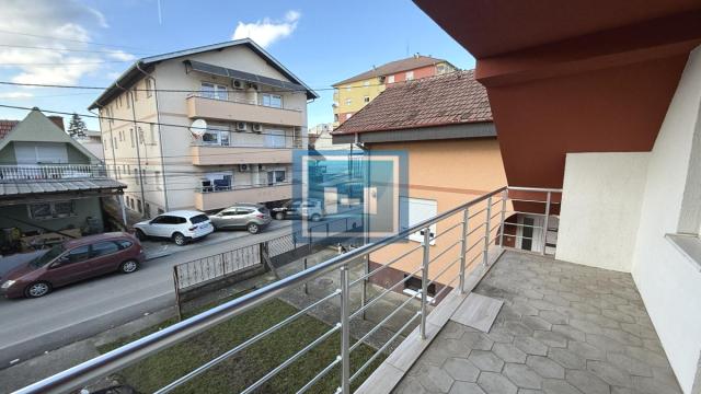 Kuća, Prodaja, 350m2, Centar, Gradska lokacija, Jagodina