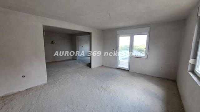 Kuća, četvorosoban, Prodaja, 123m2, Irig