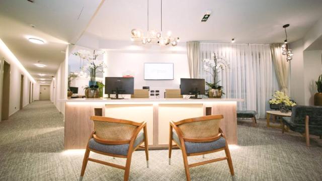 Stan, Petosoban i veći, Prodaja, 701m2, Takovska