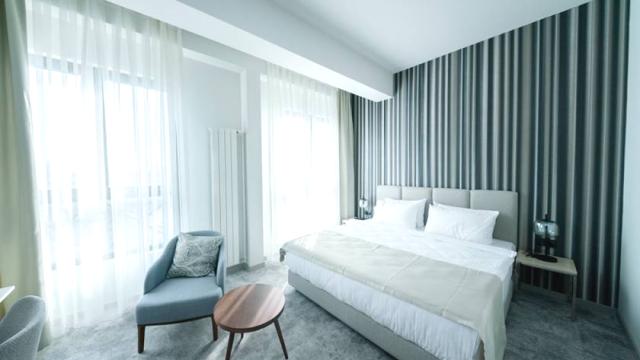 Stan, Petosoban i veći, Prodaja, 701m2, Takovska