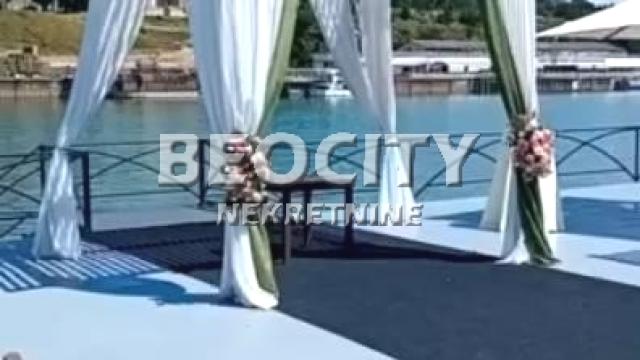 Poslovni prostor, Petosoban, Prodaja, 640m2, Jakovo, Surčin, Surčin, Jakovo, , 5.0, 640m2