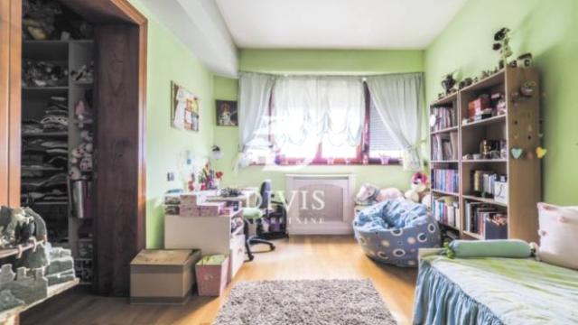 Stan, Petosoban, Prodaja, 250m2, Svetozara Markovića