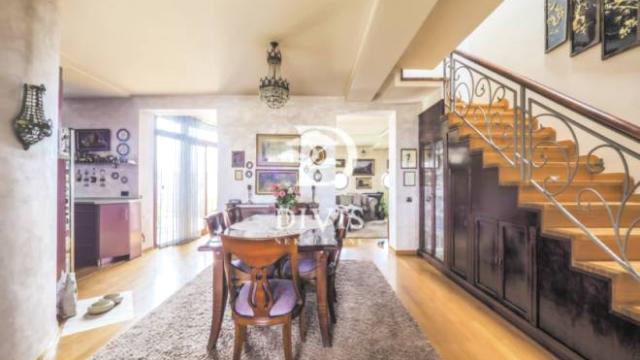 Stan, Petosoban, Prodaja, 250m2, Svetozara Markovića