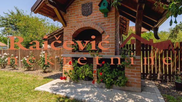 Kuća, Prodaja, 322m2, Mladenovac selo, Mladenovac, Smederevski put