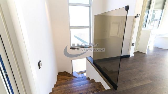 Stan, Petosoban, Izdavanje, 195m2, Banovo brdo, Čukarica, Kneza Višeslava