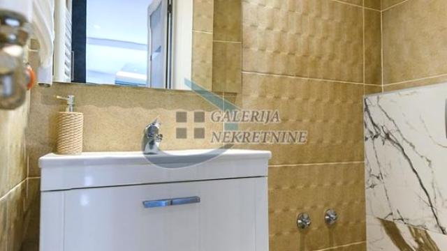 Stan, Petosoban, Prodaja, 195m2, Banovo brdo, Čukarica, Kneza Višeslava