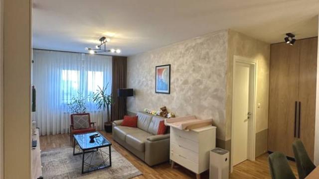 Stan, Trosoban, Prodaja, 62m2, Đurićeva