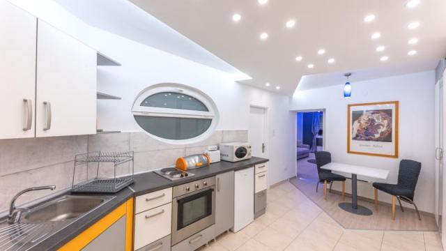 Stan, Jednoiposoban, Izdavanje, 43m2, Andrićev venac, Stari grad, Dečanska