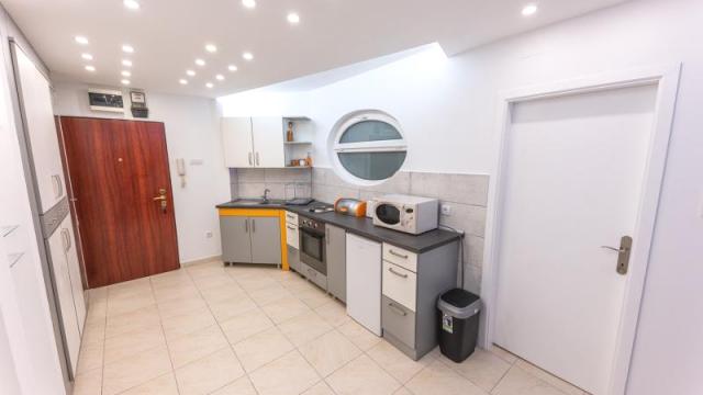 Stan, Jednoiposoban, Izdavanje, 43m2, Andrićev venac, Stari grad, Dečanska