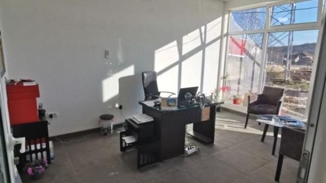 Poslovni prostor, Petosoban i veći, Prodaja, 765m2, Pojate, Okolno mesto, Svetog Tome 13