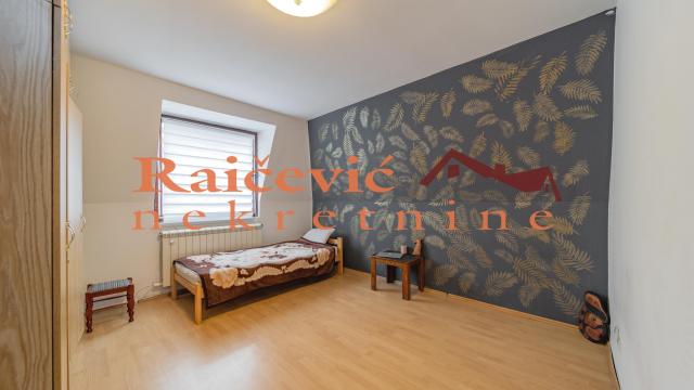 Kuća, Izdavanje, 500m2, Učiteljsko naselje, Zvezdara, Uciteljska