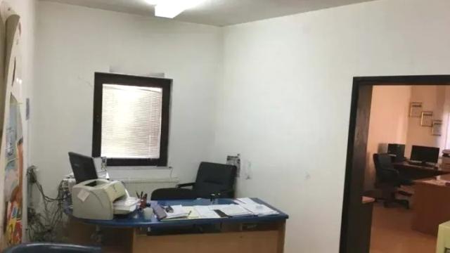 Poslovni prostor, Petosoban i veći, Prodaja, 650m2, Darosava, Okolno mesto, 1300 kaplara