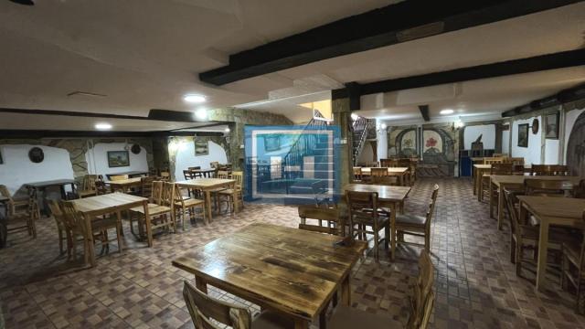 Poslovni prostor, Trosoban, Izdavanje, 140m2, Centar, Gradska lokacija, Ćuprija