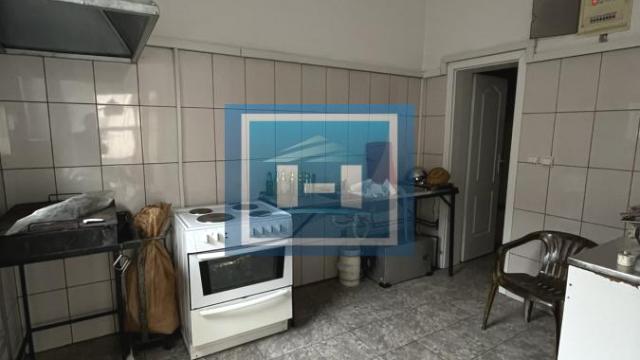 Poslovni prostor, Trosoban, Izdavanje, 140m2, Centar, Gradska lokacija, Ćuprija