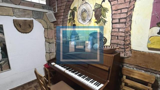 Poslovni prostor, Trosoban, Izdavanje, 140m2, Centar, Gradska lokacija, Ćuprija