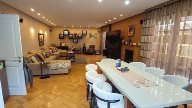 Stan, Petosoban, Prodaja, 400m2, Banovo brdo, Čukarica, Zimonjićeva