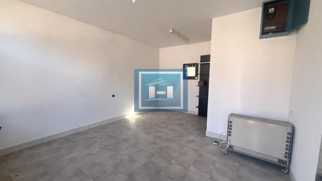 Poslovni prostor, Prodaja, 24m2, Centar, Gradska lokacija, Jagodina