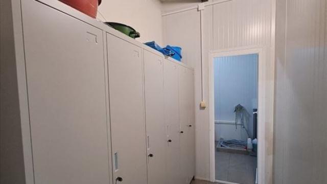 Poslovni prostor, Jednosoban, Izdavanje, 1000m2, Viljuša, Okolno mesto, Potes Pljosta 8a