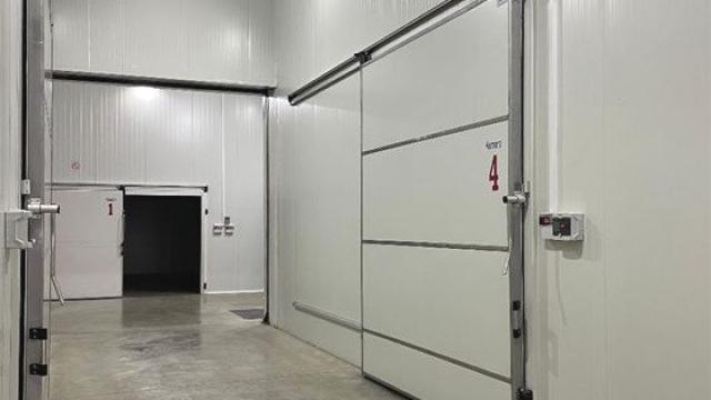 Poslovni prostor, Jednosoban, Izdavanje, 1000m2, Viljuša, Okolno mesto, Potes Pljosta 8a