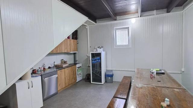 Poslovni prostor, Jednosoban, Izdavanje, 1000m2, Viljuša, Okolno mesto, Potes Pljosta 8a