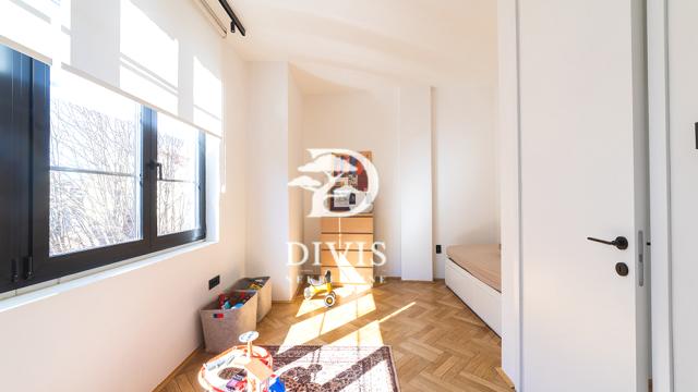 Stan, četvorosoban, Prodaja, 130m2, Nikodima Milaša