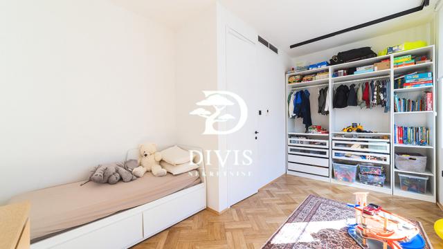 Stan, četvorosoban, Prodaja, 130m2, Nikodima Milaša