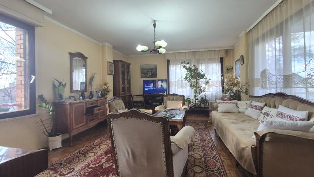 Stan, četvoroiposoban, Prodaja, 98m2, Kestenova