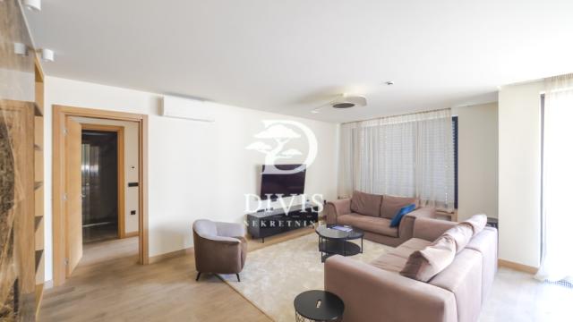 Stan, četvorosoban, Izdavanje, 132m2, Rankeova