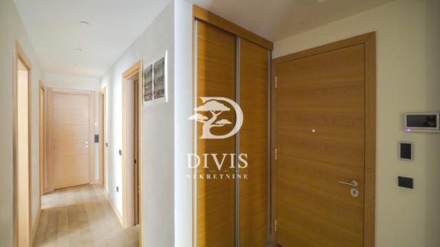 Stan, četvorosoban, Izdavanje, 132m2, Rankeova