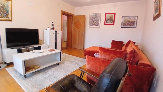 Stan, Dvosoban, Izdavanje, 88m2, Admirala Geprata