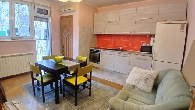 Stan, Dvosoban, Izdavanje, 88m2, Admirala Geprata