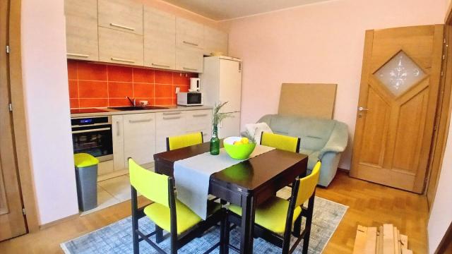 Stan, Dvosoban, Izdavanje, 88m2, Admirala Geprata