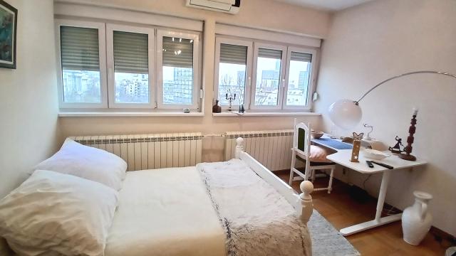 Stan, Dvosoban, Izdavanje, 88m2, Admirala Geprata