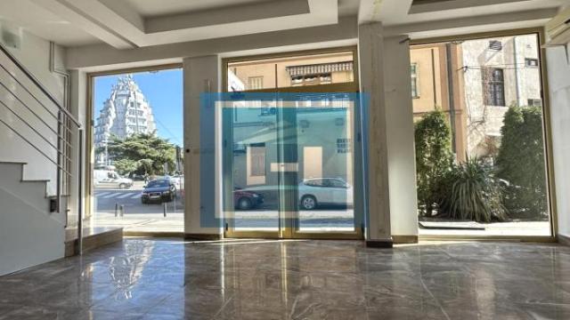 Poslovni prostor, Prodaja, 85m2, Centar, Gradska lokacija, Paraćin